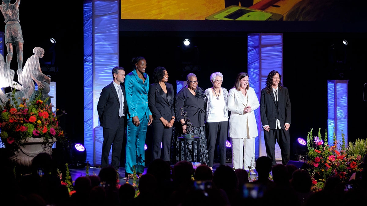 WNBA honors greats with Women's Hall of Fame induction