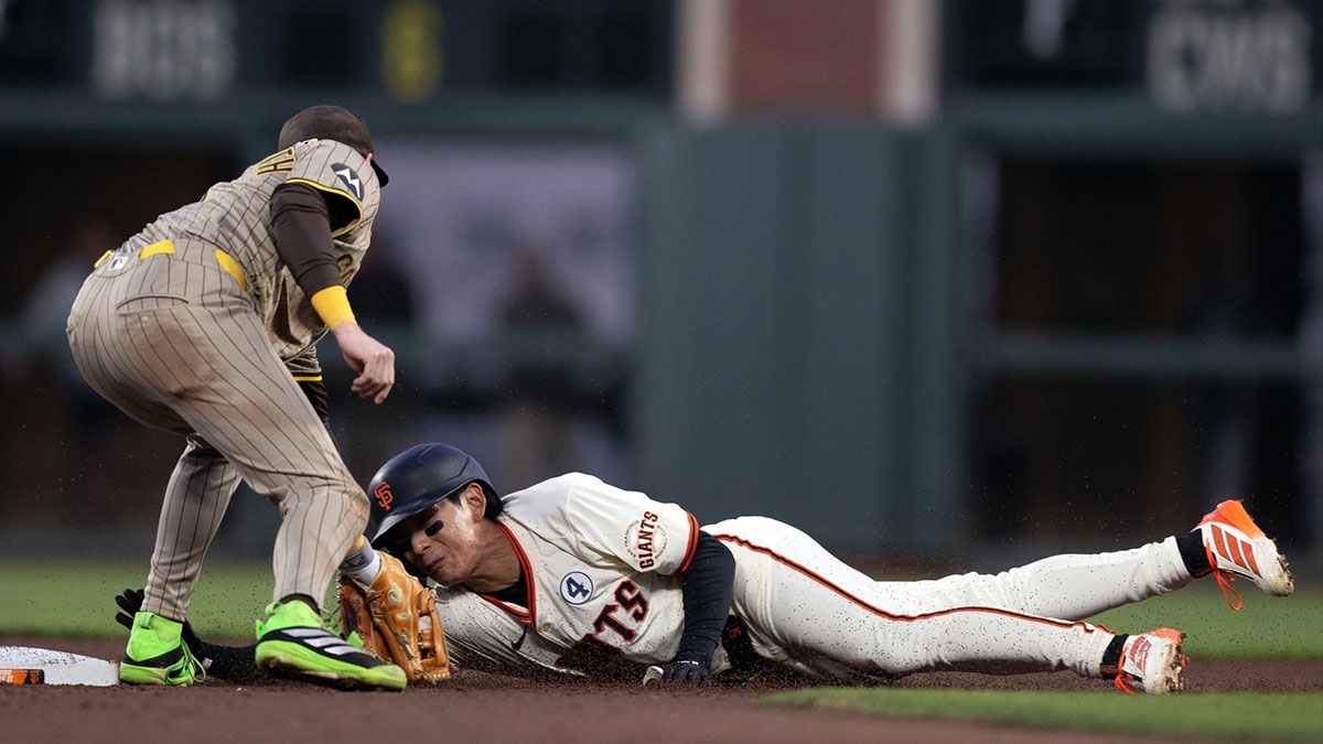 Giants' Jung Hoo Lee makes slide of the year to avoid Padres tag