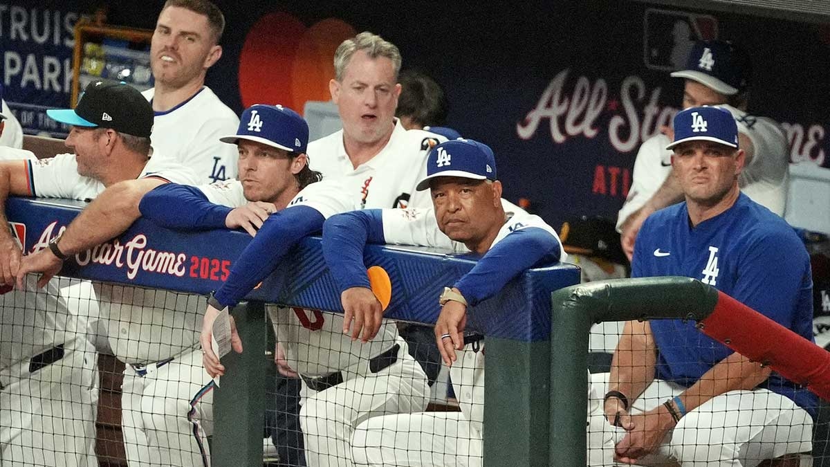 Dodgers' Dave Roberts reveals promising rookie has shoulder injury