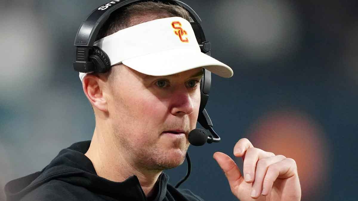 USC football's Lincoln Riley updates key Trojans' position battle