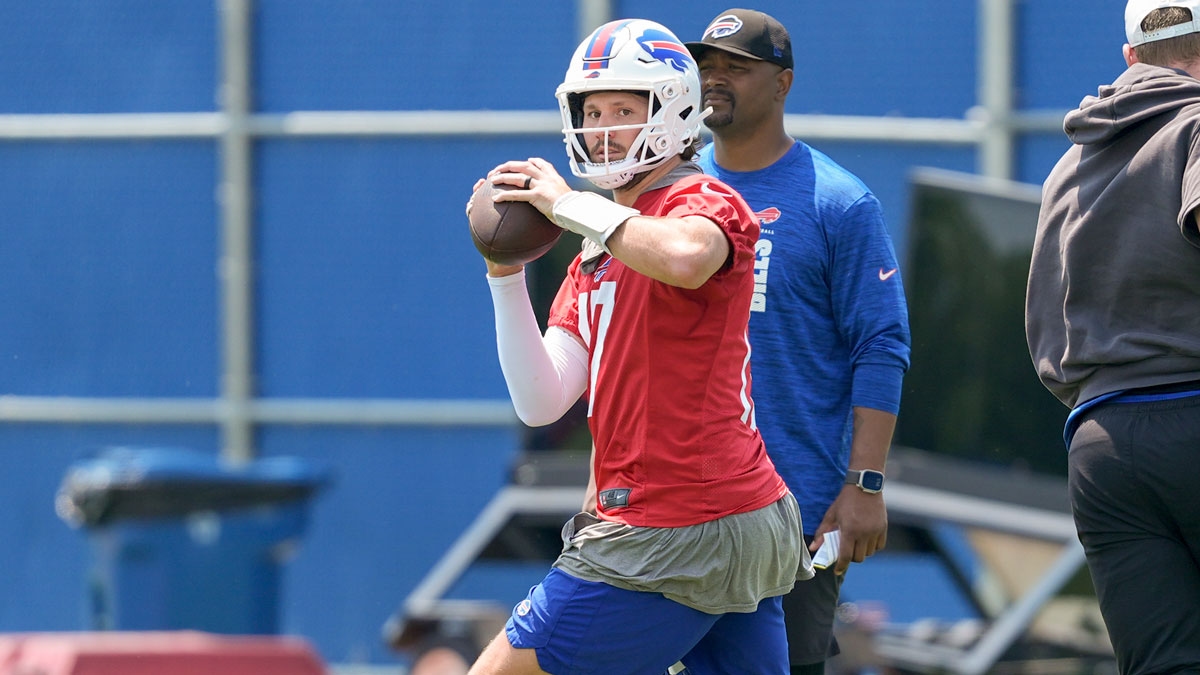 Bills' Josh Allen drops Nike for New Balance during minicamp