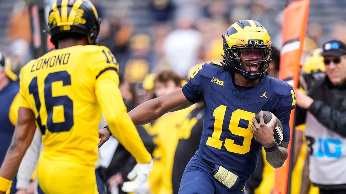 Michigan football WR coach reveals ‘unique' Bryce Underwood traits