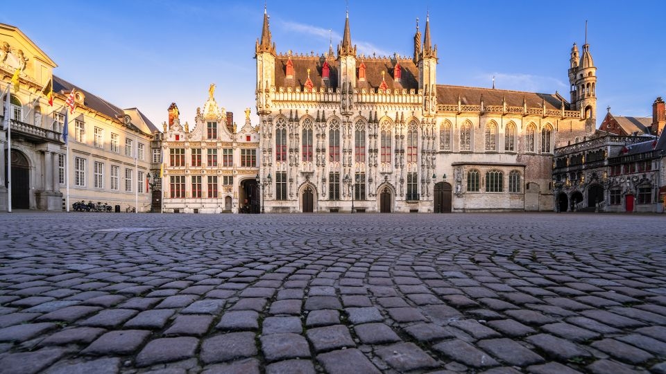 European city asks tourists to stop stealing cobblestones from its historic streets