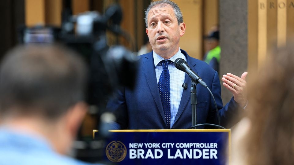 Brad Lander, a candidate used to getting arrested, shakes up New York's mayoral race