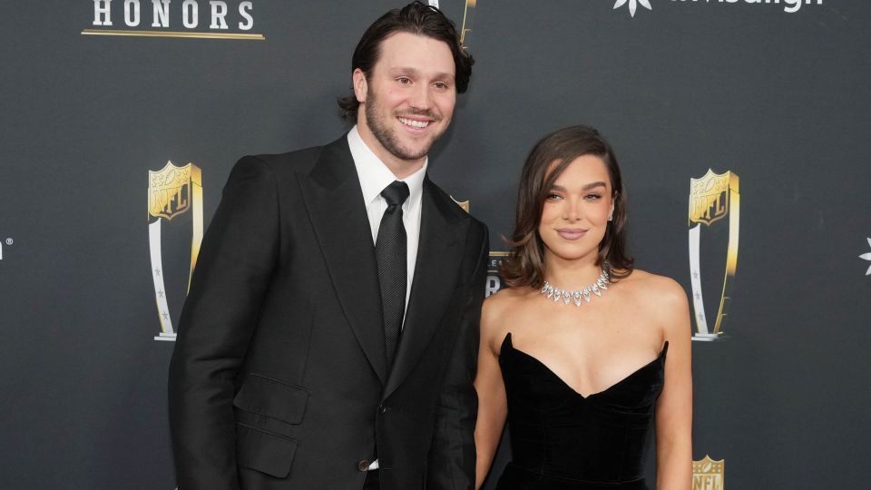 Hailee Steinfeld marries Buffalo Bills quarterback Josh Allen