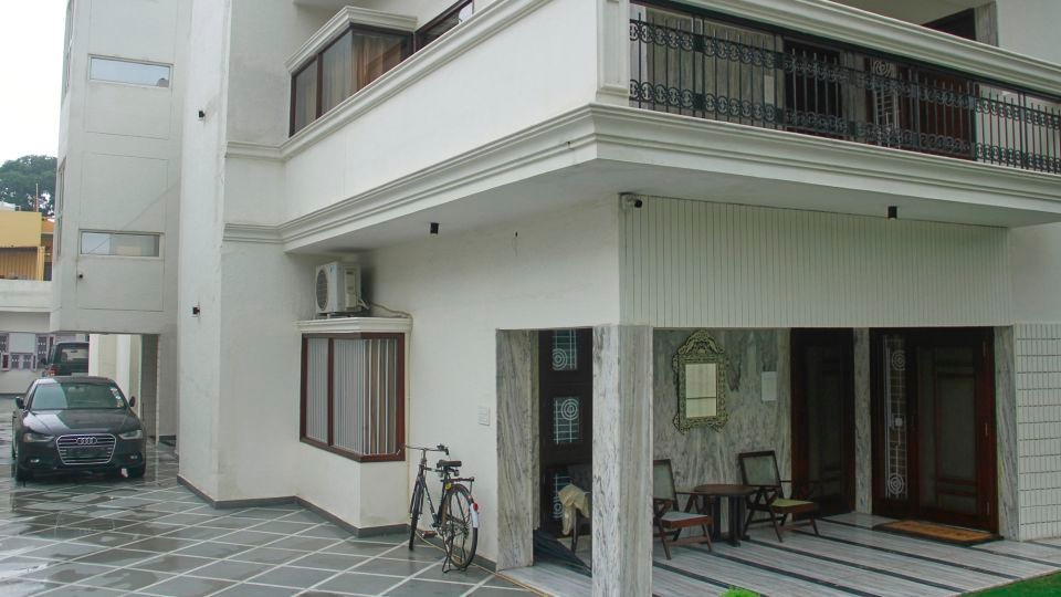 A man in India ran a fake embassy, Indian police say