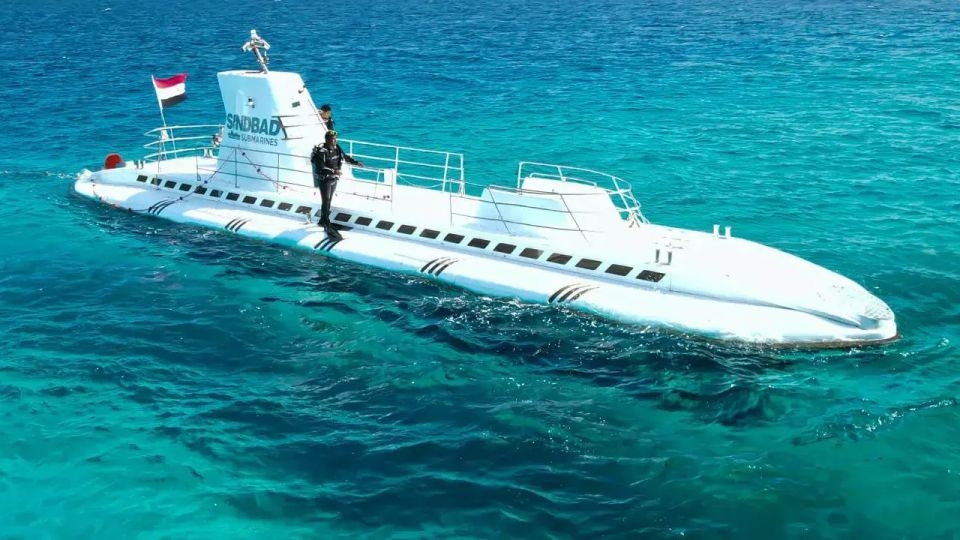 Six Russian tourists killed after submarine sinks off Egyptian coast