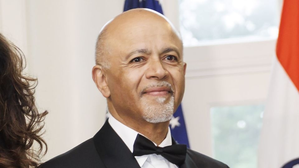 A physician who advocates for the power of human touch over technology will deliver Harvard's commencement speech