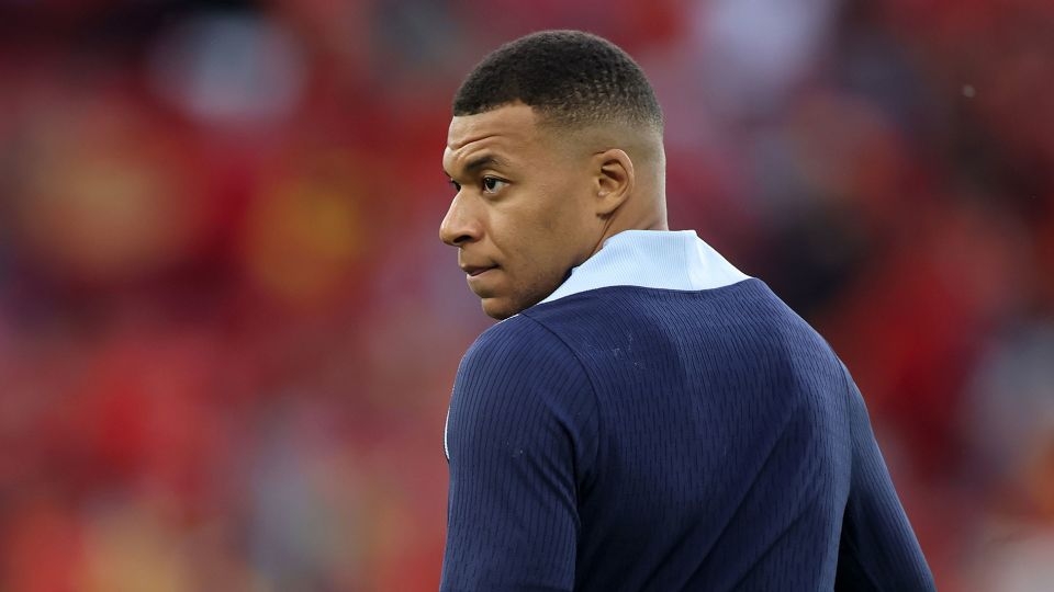 Kylian Mbappé released from hospital after being treated for gastroenteritis