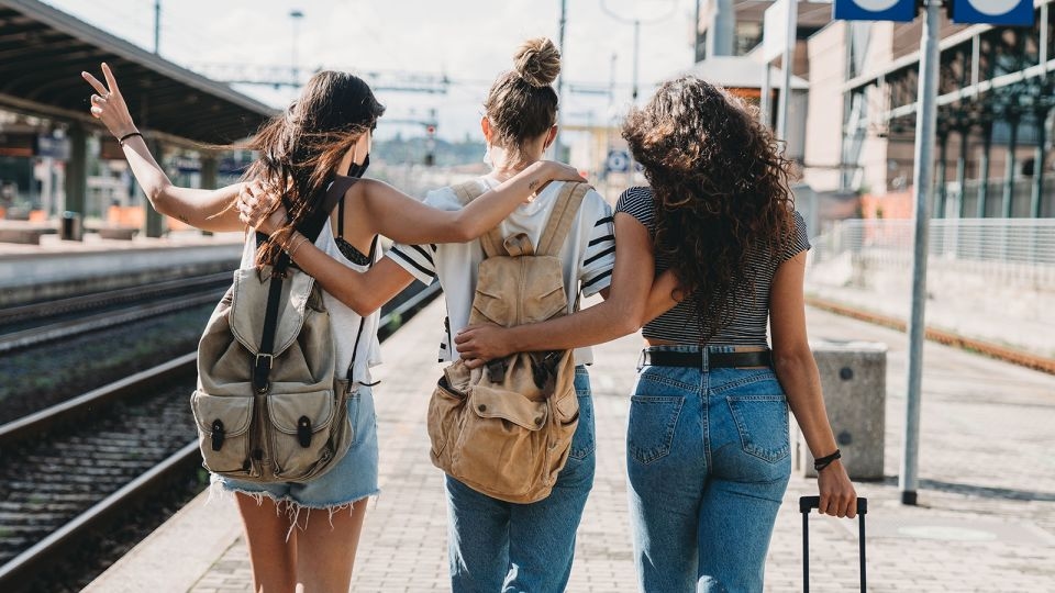 Having friends can help you live longer. Here's how to find them
