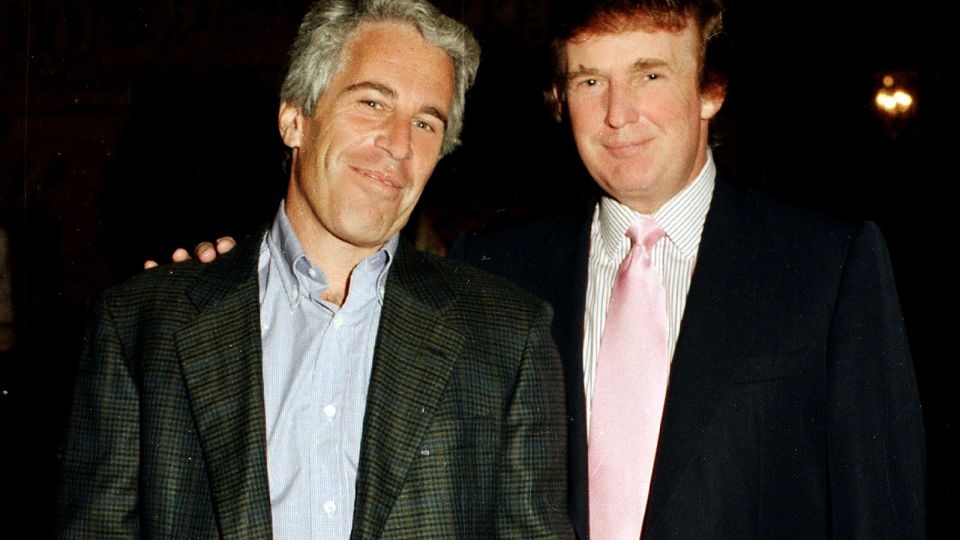 Wall Street Journal: Birthday letter to Epstein bore Trump's signature, drawing of naked woman