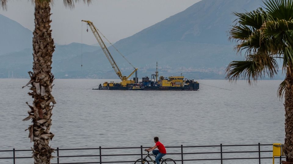 First major piece of Bayesian superyacht recovered from seabed