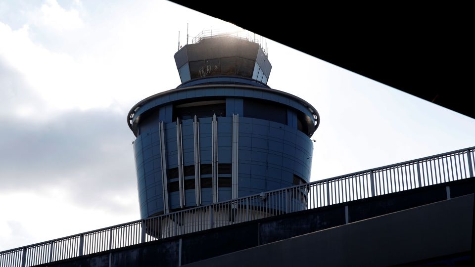 Close call at LaGuardia Airport prompts FAA and NTSB investigations