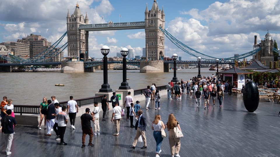 EU citizens must now apply and pay a fee to enter the UK