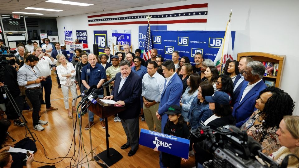 Texas Democrats leave the state to prevent vote on GOP-drawn congressional map