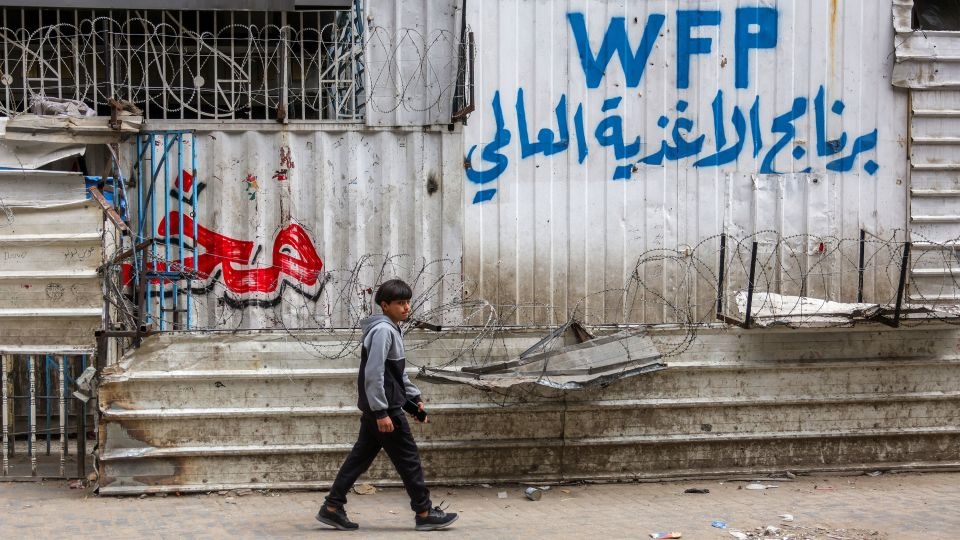 Bakeries close across Gaza as World Food Programme warns food supplies are set to run out in two weeks