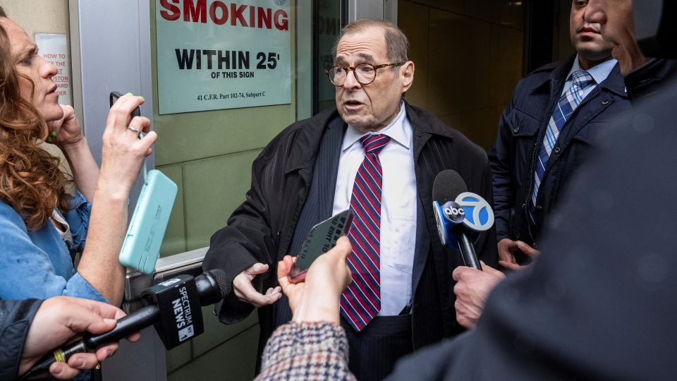 Federal agents briefly detain aide at New York Rep. Jerry Nadler's office during nearby protests against migrant detentions