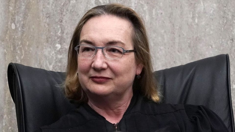 Judge rips DOJ for attempting to remove her from case challenging Trump's executive order on law firm
