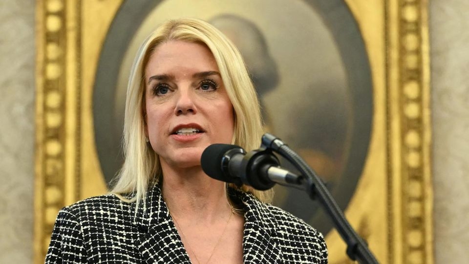 Pam Bondi Fast Facts