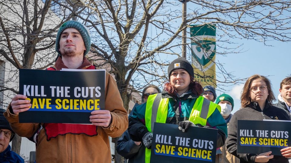 Research cuts pose ‘existential threat' to academic medicine and put nation's health at risk, new report says