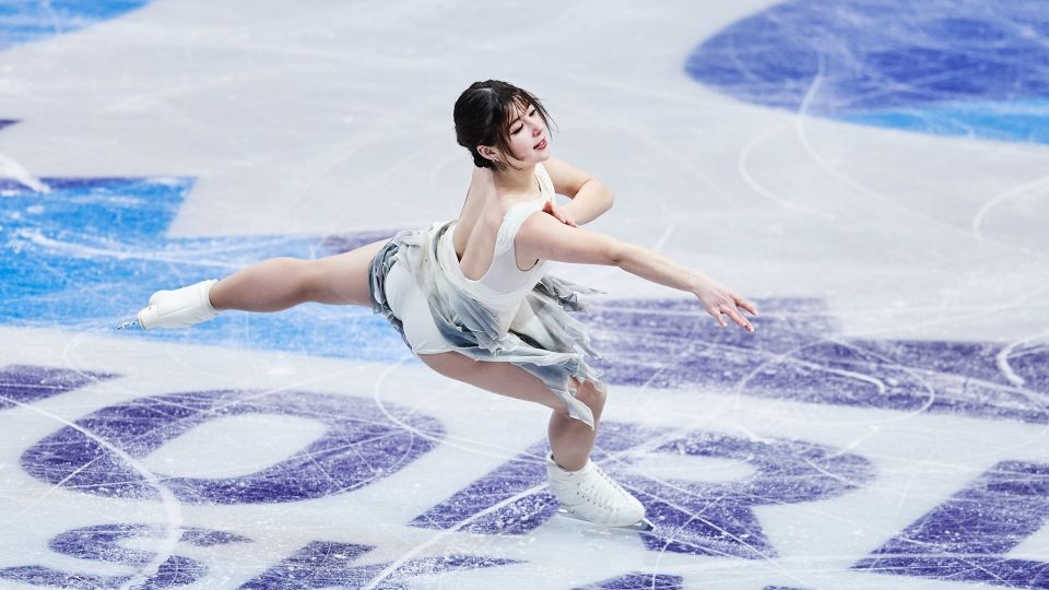 Alysa Liu takes surprise lead at figure skating world championships, capping her sensational return to the sport