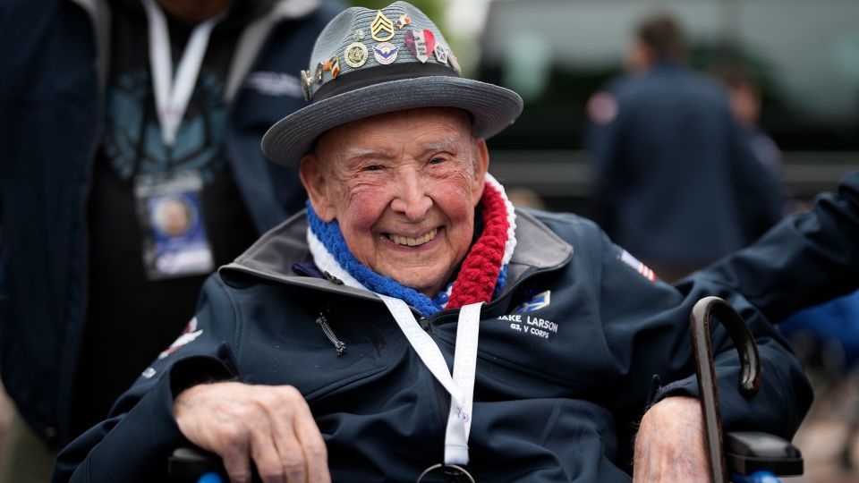 Jake Larson, World War II veteran turned TikTok star, dead at 102
