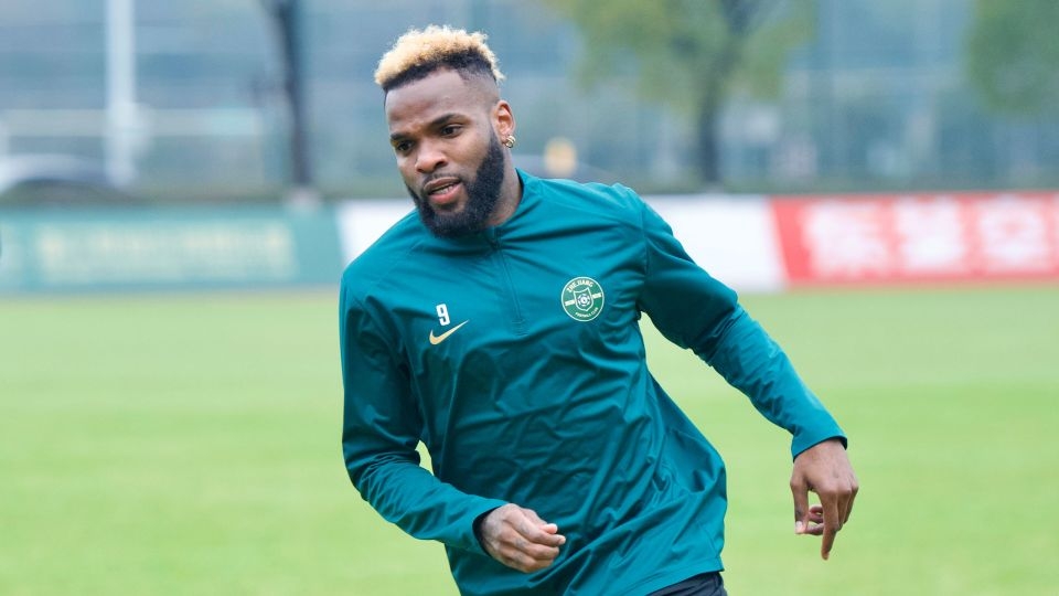 28-year-old former MLS player dies after falling from 11th floor balcony in China