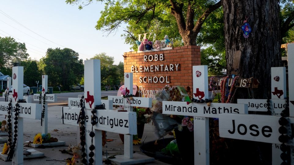 Uvalde approves settlement with families of Robb Elementary victims