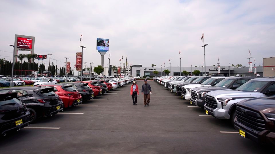 Should you buy or lease a car now?