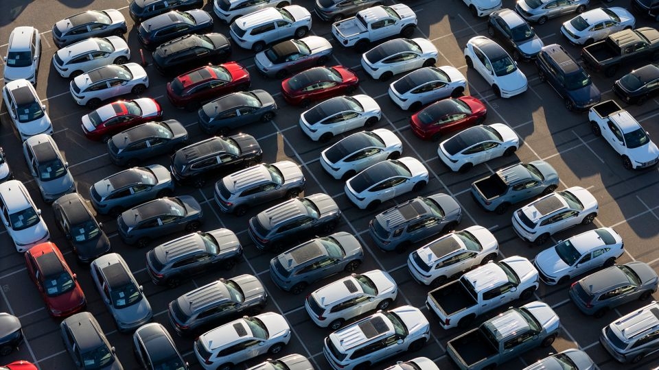 Car prices hold steady in May despite tariffs
