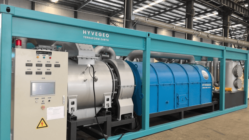 This startup wants to green the desert using microalgae and agricultural waste
