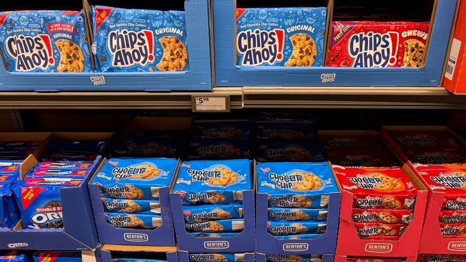 Chips Ahoy and Oreo maker Mondelez sues grocery chain Aldi over similar packing