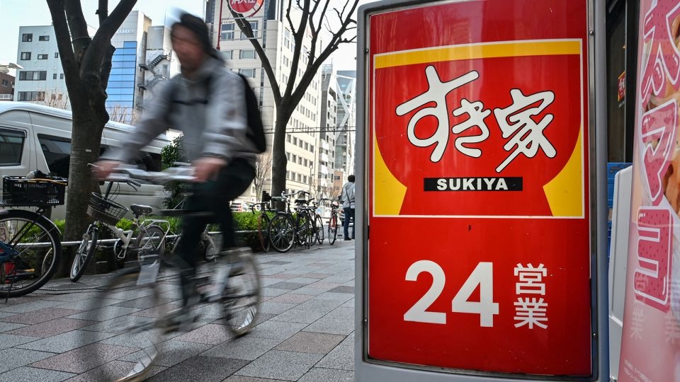 Popular Japanese beef bowl chain shuts after rat, bug found in food