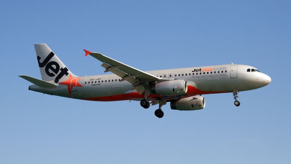 Qantas to close low-cost arm Jetstar Asia