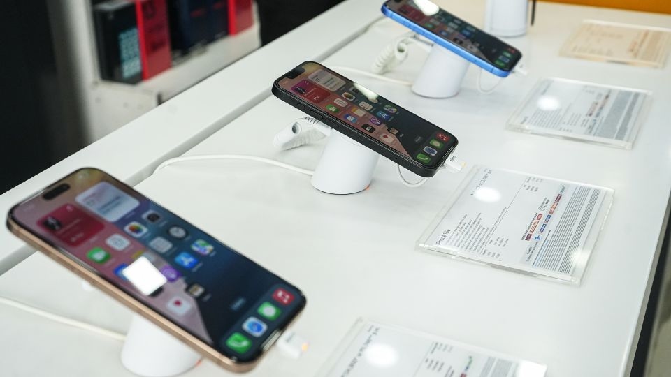 Apple just got a big win in Trump's tariff war. It may have bigger concerns