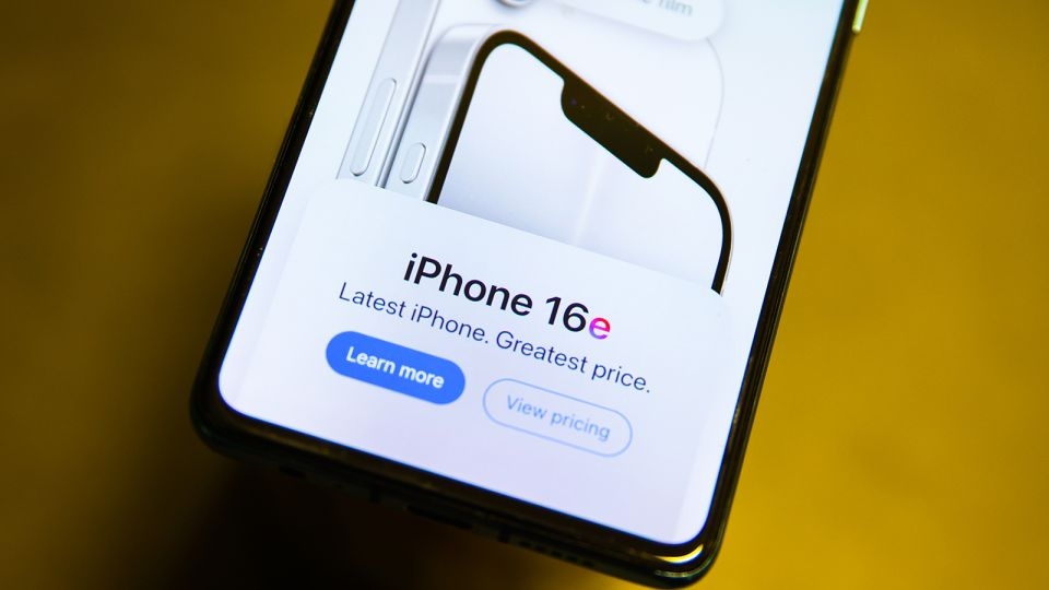 Can a budget phone help Apple overtake Huawei in China?