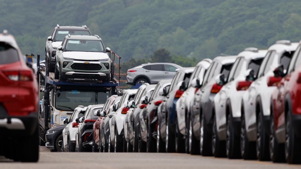GM's latest tariff hit: $1.1 billion