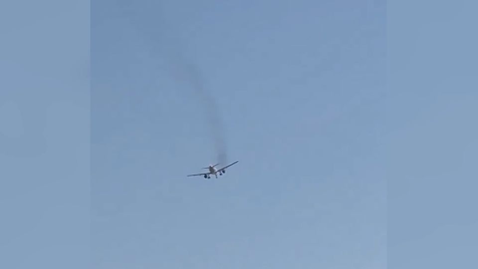Smoke billows from American Airlines flight after leaving Las Vegas airport