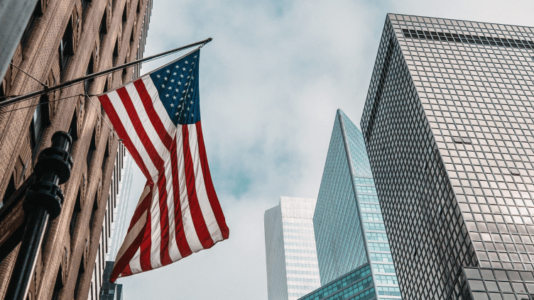 U.S. Spot Bitcoin ETFs Experience $381 Million Surge While BTC Holds Ground During TradFi Sell-Off