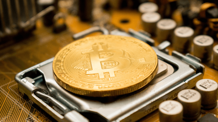 Bitcoin Miners Enter "Capitulation" Phase, Sparking Speculation of Price Reversal Below $100K