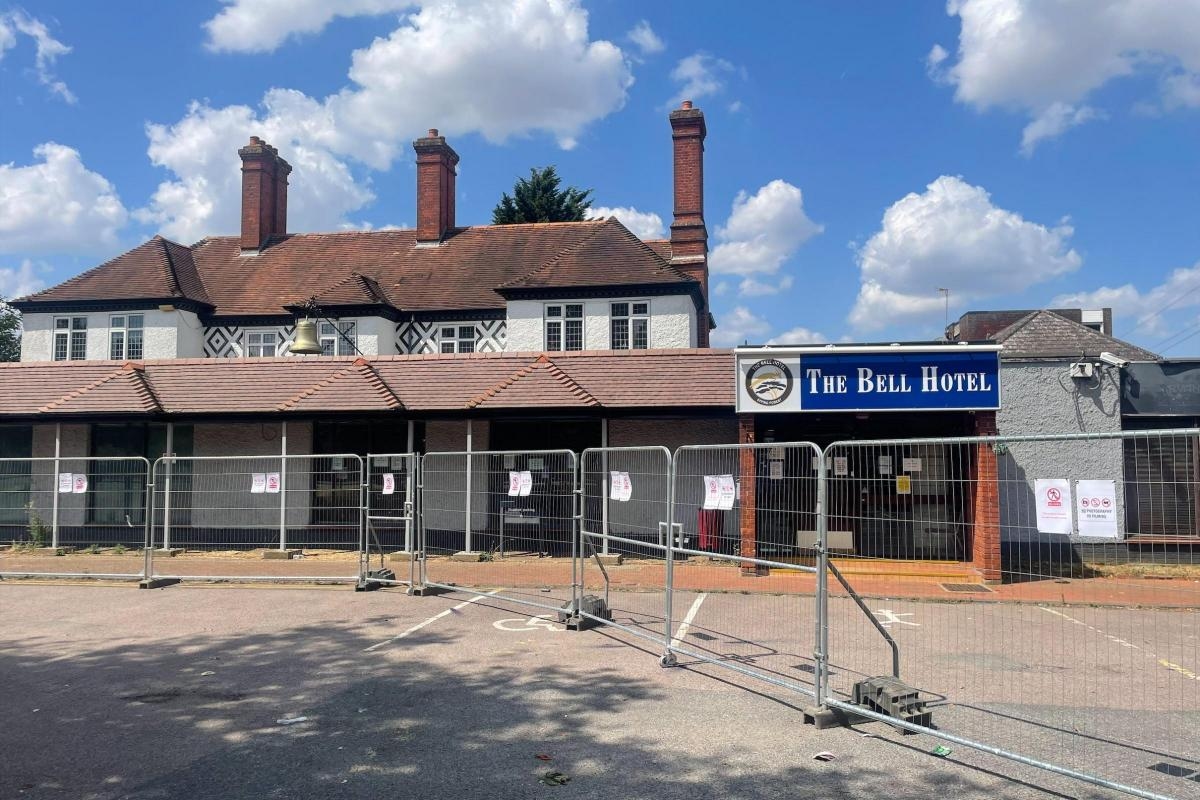 Police issue update as protest groups gathered outside Essex hotel