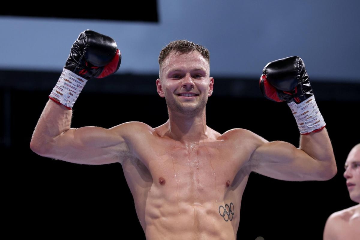 Colchester boxer Lewis Richardson claims victory on professional debut