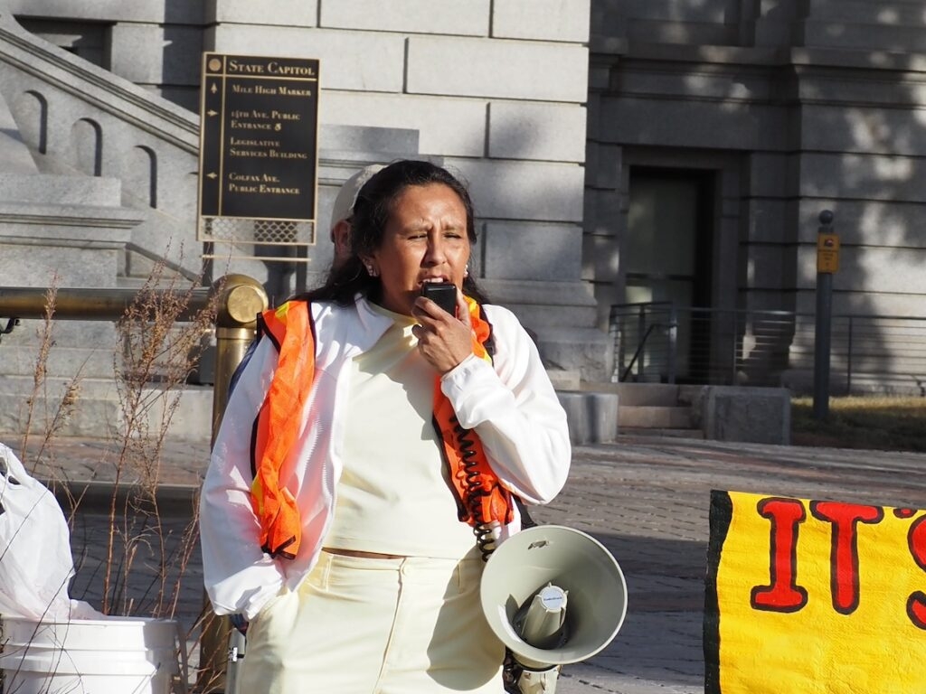 Jeanette Vizguerra cannot be deported before hearing, federal judge in Colorado orders