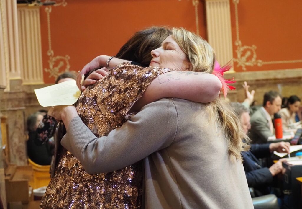 Colorado governor vetoes Uber, Lyft passenger safety bill