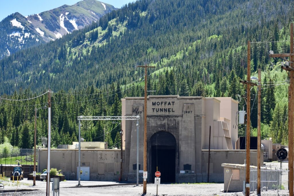 Colorado plans daily ‘mountain rail' service by 2026 as part of Moffat Tunnel lease agreement