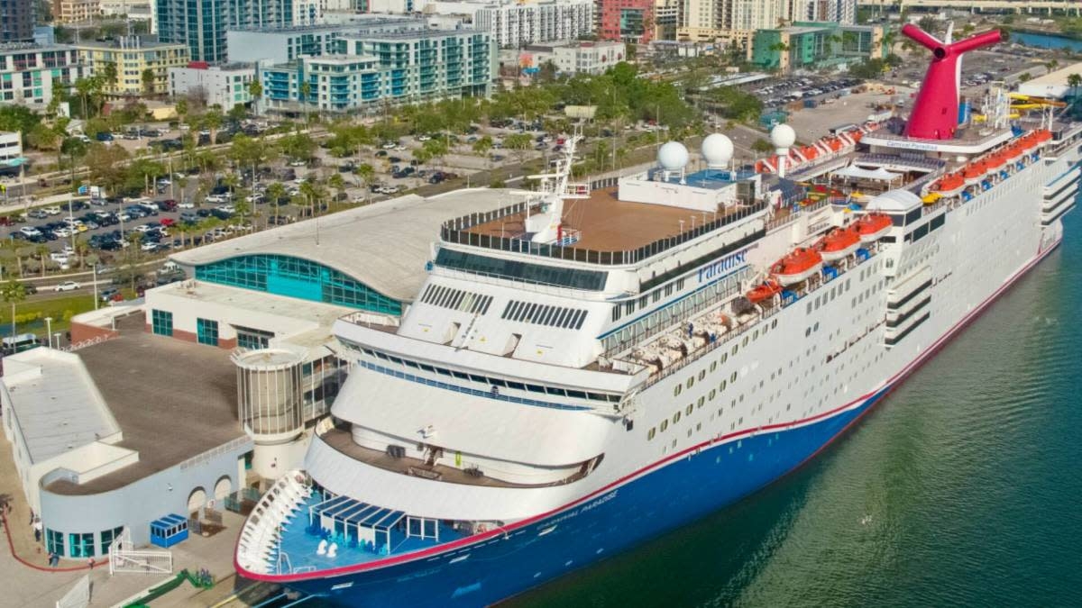 Carnival Cruise Line cruisers debate controversial elevator issue