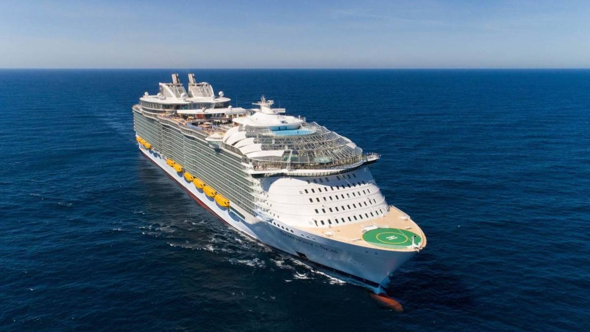 Royal Caribbean passengers alarmed by another shattering accident