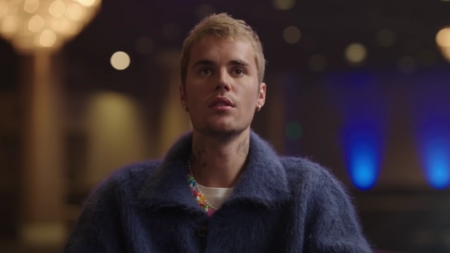 Justin Bieber Kisses Baby Jack in New Pic, Says ‘I'm a Maniac'