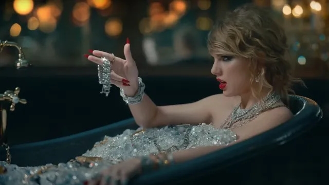 Why Fans Are Searching ‘Taylor Swift TNT Bracelet' Amid Selena Gomez Dinner?