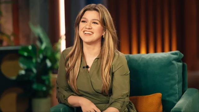 What Happened to Kelly Clarkson? Singer Replaced on Talk Show